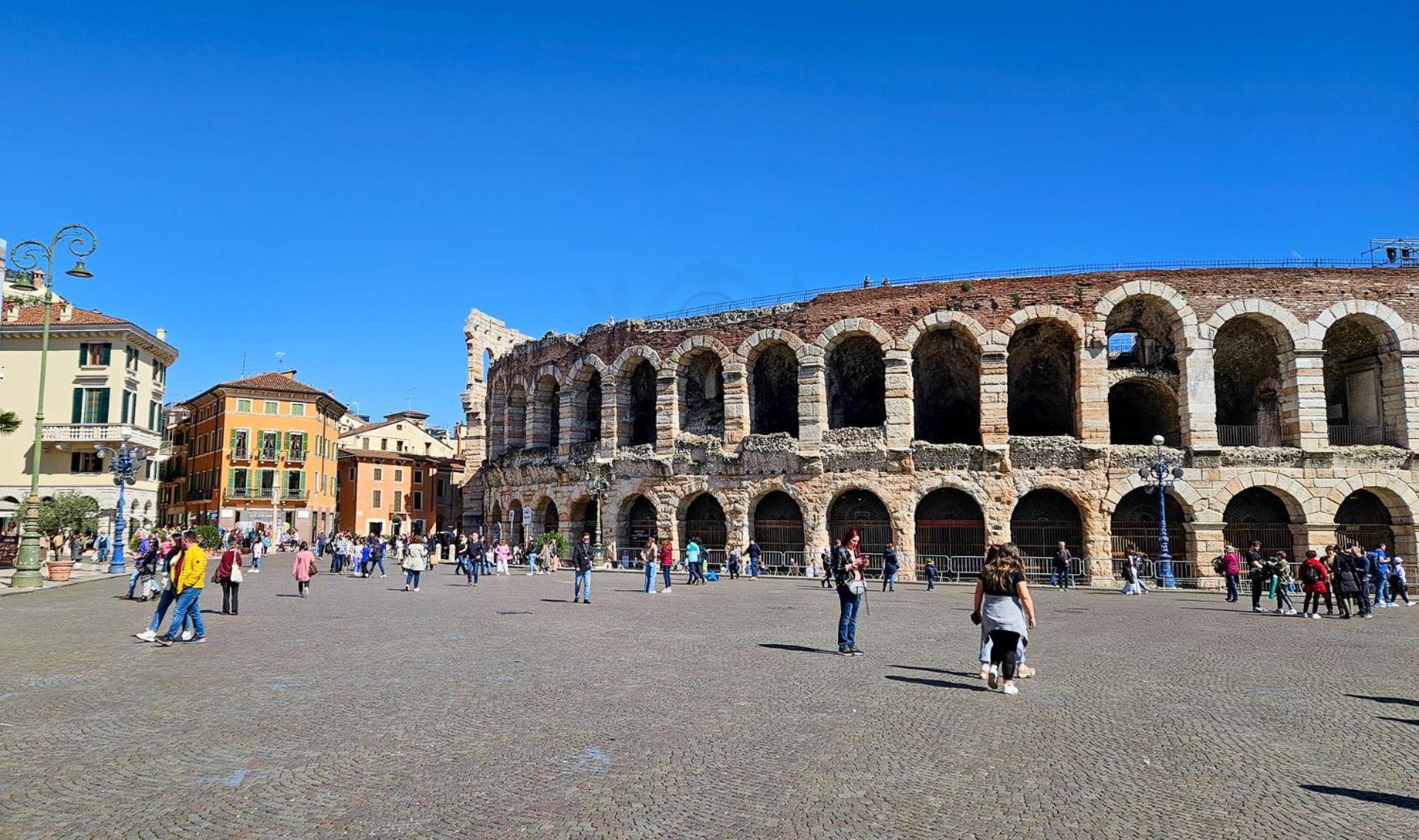 Verona All Seasons Buitenkant foto