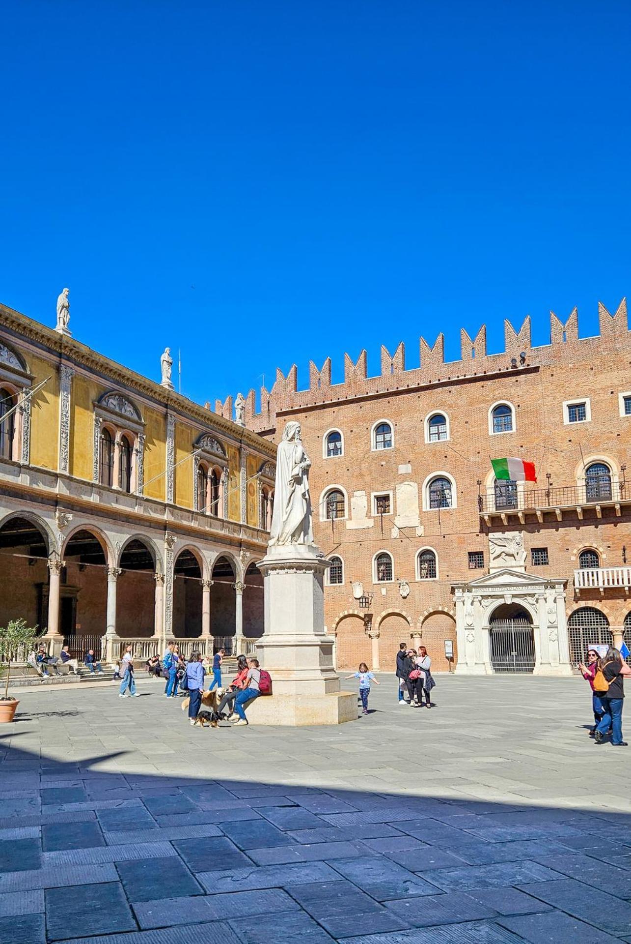Verona All Seasons Buitenkant foto